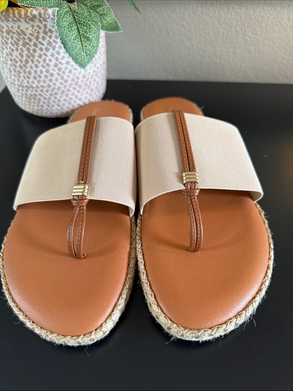 Tommy Bahama Sandals - Picture 4 of 8
